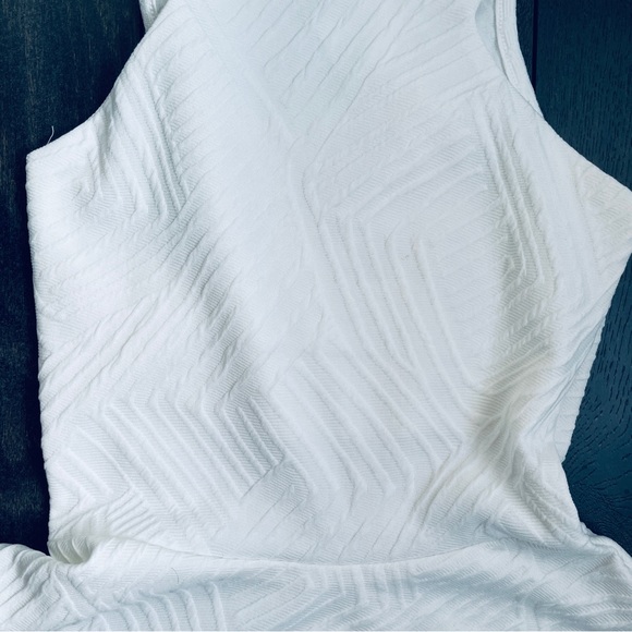 Charlotte Russe White Sleeveless Peplum Flare Print Top - Picture 6 of 11